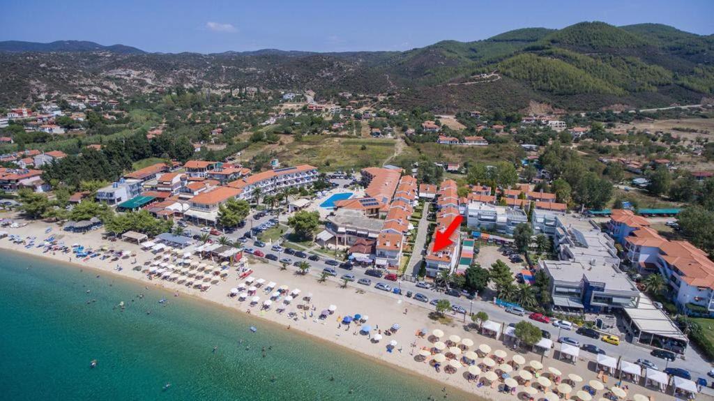 Just 20 Meters From The Beach Торони Экстерьер фото